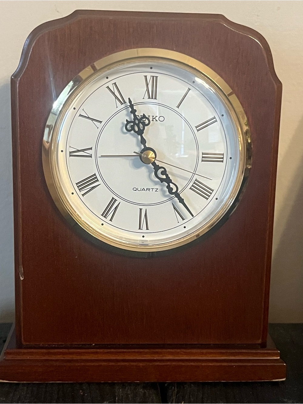 Vtg Seiko wall Mantel clock QXE106BLF quartz wood gold analog heirloom Classic